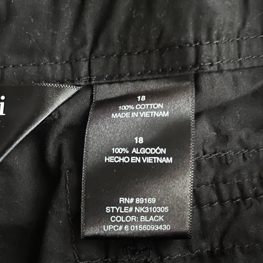 Norma Kamali Black Cargo Capri Pants - Picture 8 of 10